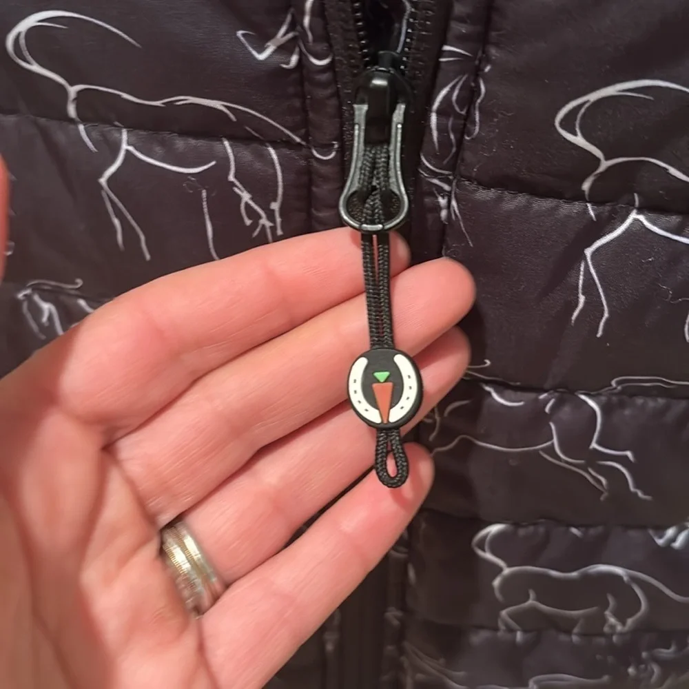 Kerrits kids horse puffer. It's a size Large